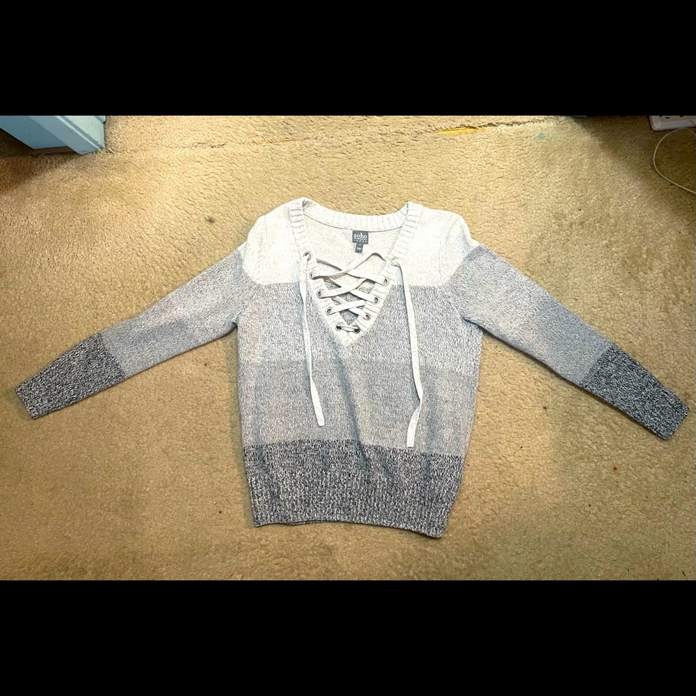 Grey ombré sweater with laced adjustable front